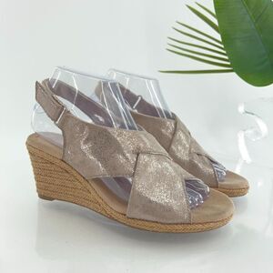 Clarks Women's Lafley Alaine Sandal Size 7 Wedge Slingback Tan Metallic Shoes